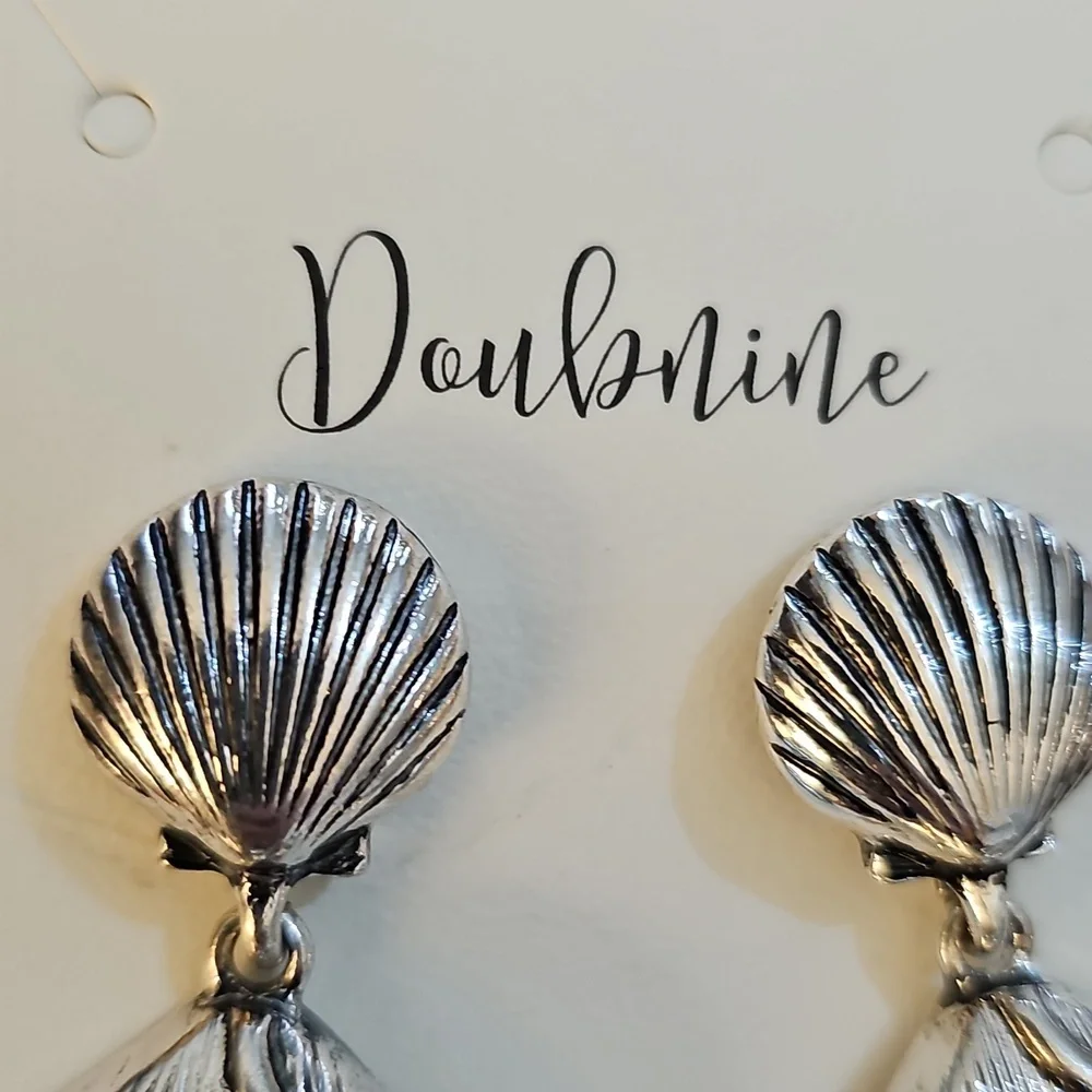 Earrings - Picture 7 of 11
